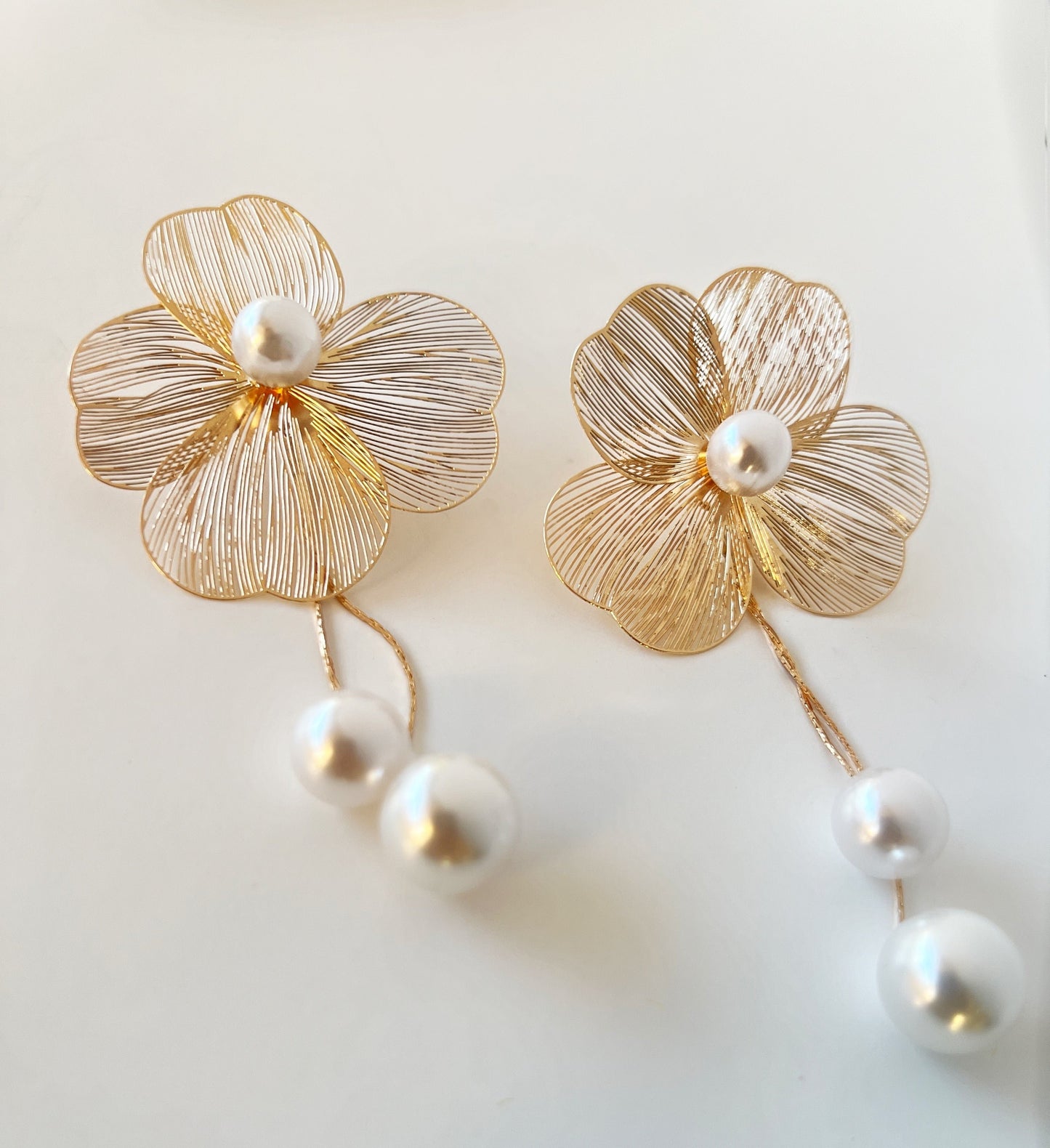 ARIA Earring