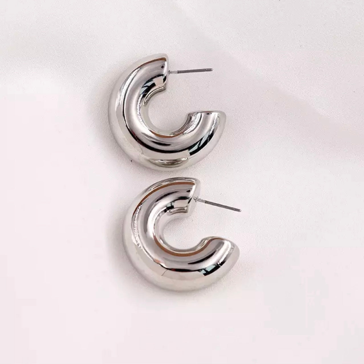 Luna Chunky Hoop Earrings