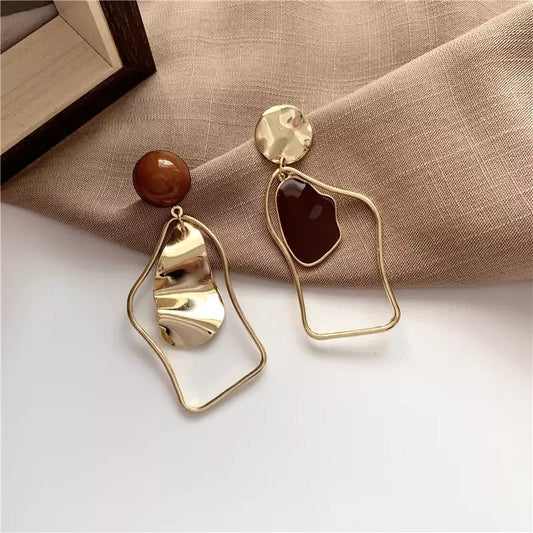 Flo Mismatched Drop Earrings