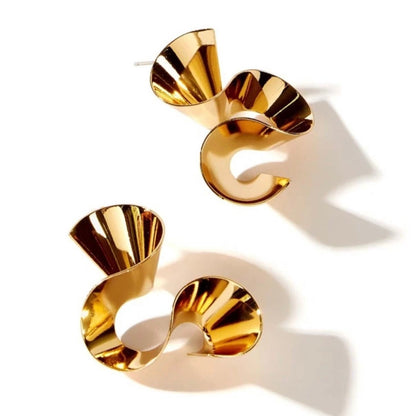 Nia Twist Stud Earrings