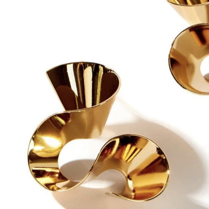 Nia Twist Stud Earrings